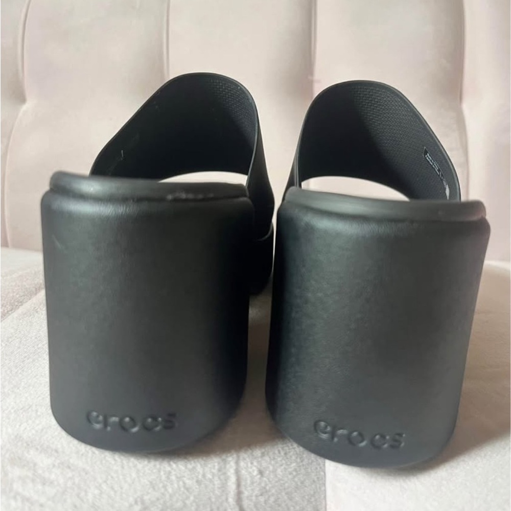CROCS Women's Black Platform Mules - Picture 2 of 4